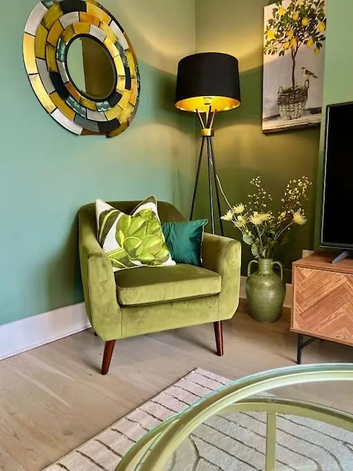 Lemon Drop Lodge Wyndale Living Parking Bham Nec Birmingham Holiday home